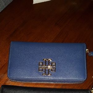 Tory Burch blue wallet new